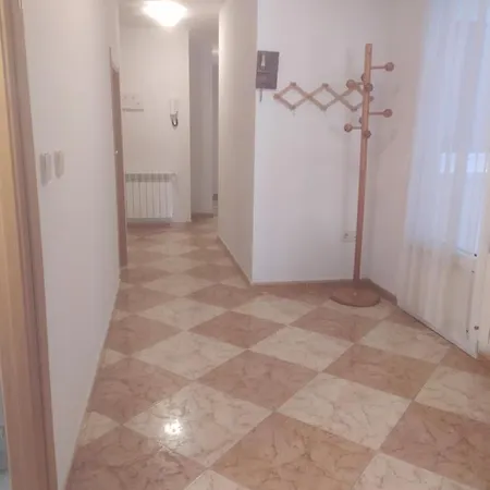 Vivienda Centrica En Navas *